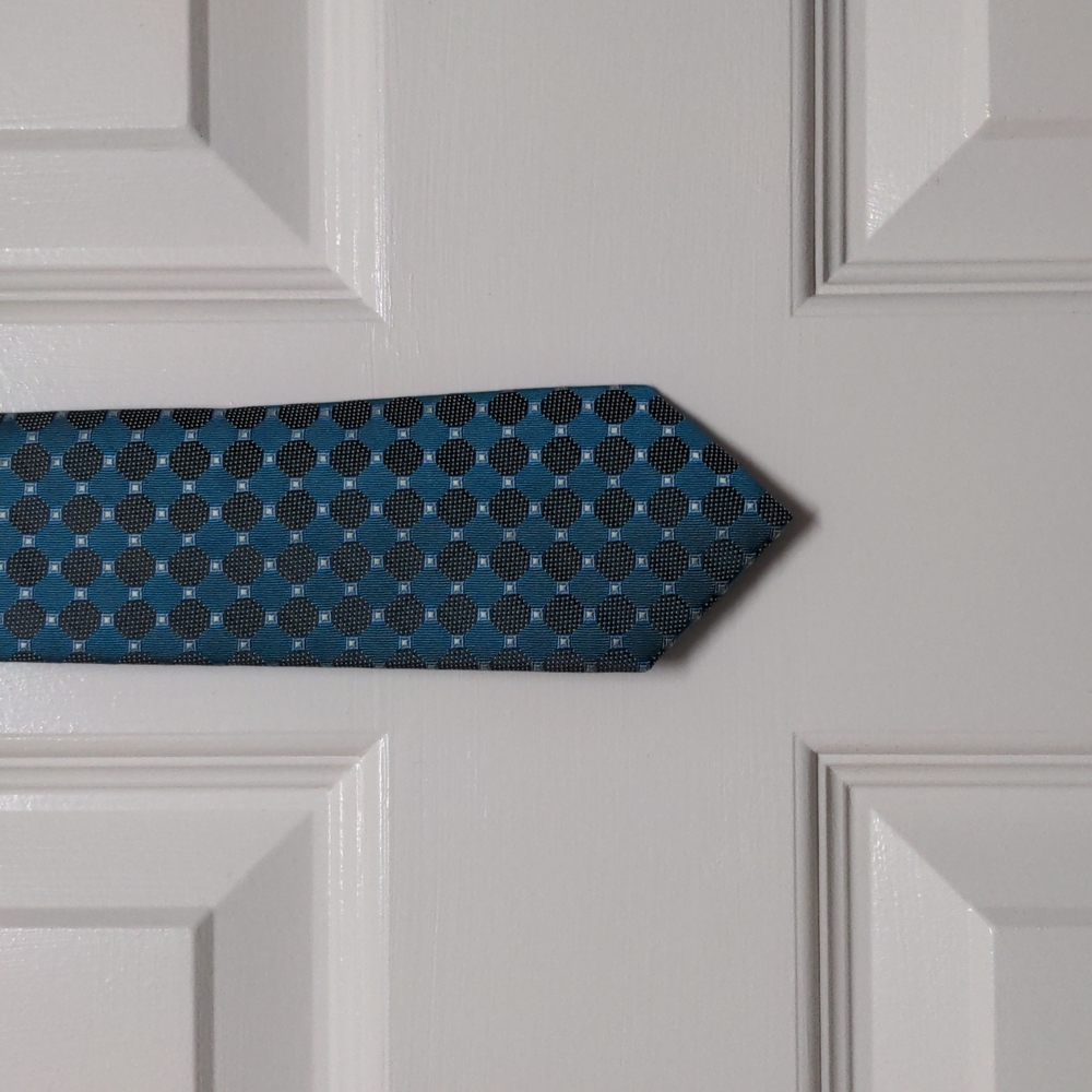 Vince Camuto tie